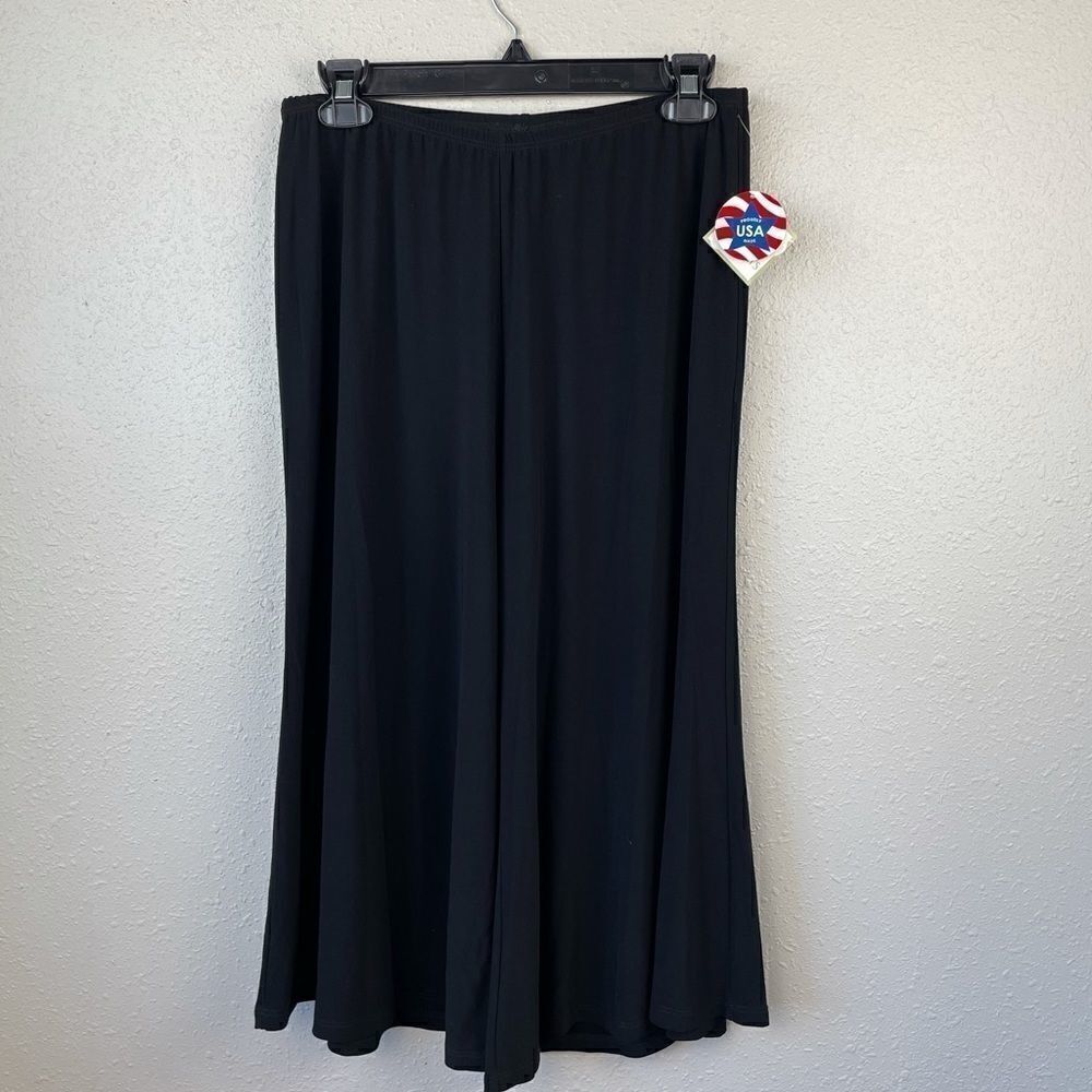NWT Passports Black Wide Leg Capri Pants Size S